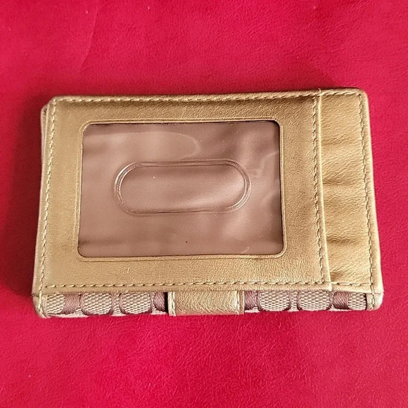 Coach - Picture 3 of 7